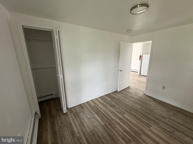 Building Photo - 120 E Main St