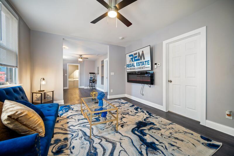 Foto principal - 1365 E 43rd St