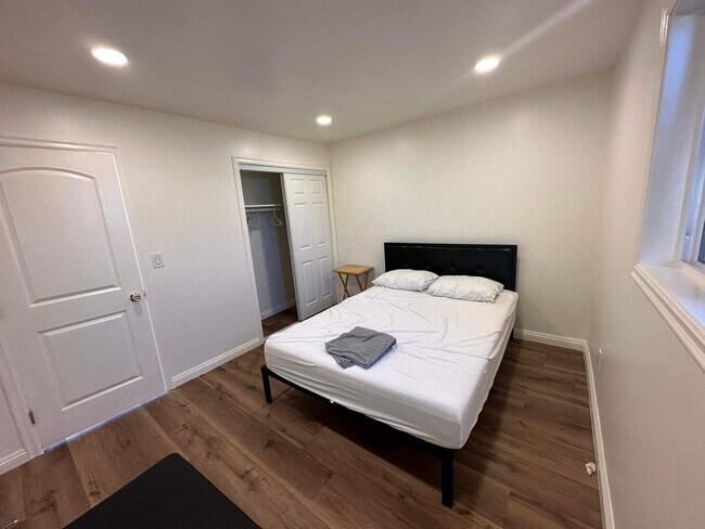 Foto del edificio - 9421 Peach St