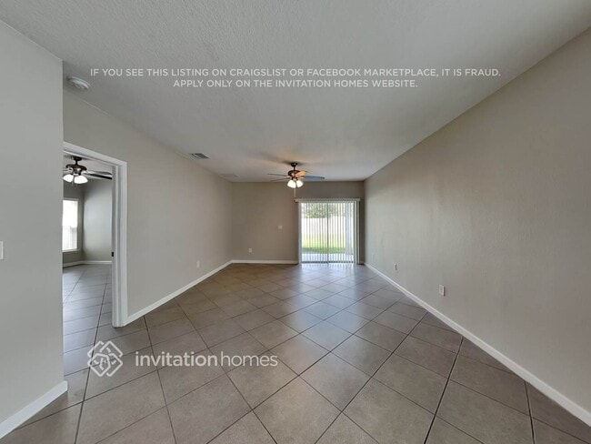 Building Photo - 11014 High Noon Trl