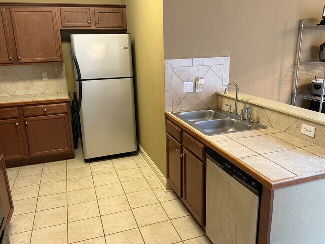 Foto del edificio - 43215 Creek Cir