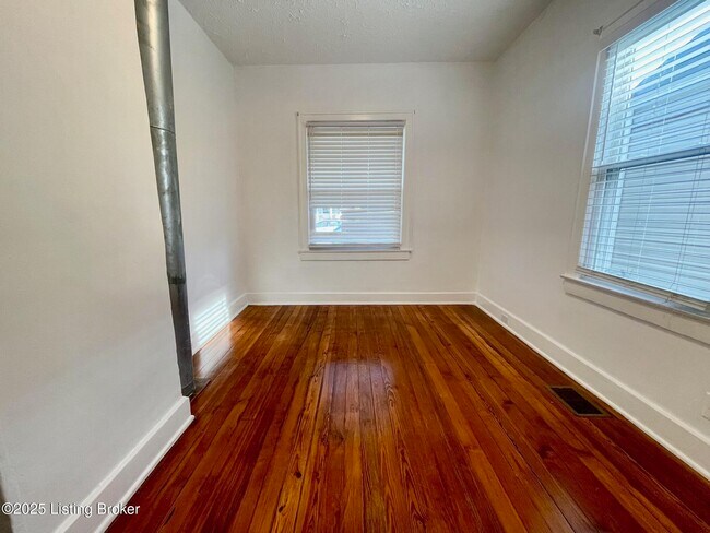 Foto del edificio - 1122 Forrest St