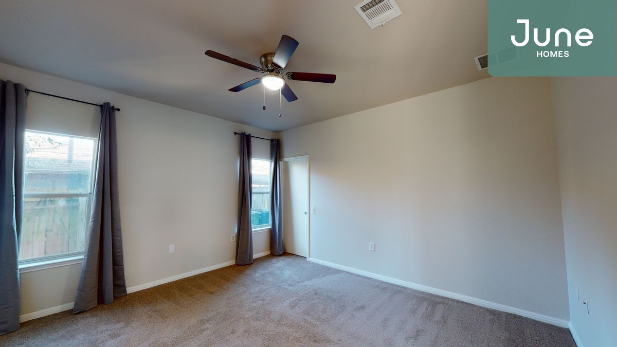 Foto principal - Queen room in 5-bed/2.0-bath Home