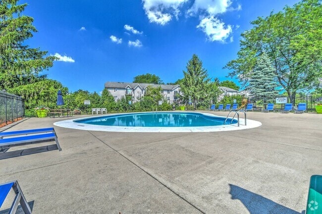 Sundeck & Community Pool - Hidden Creek