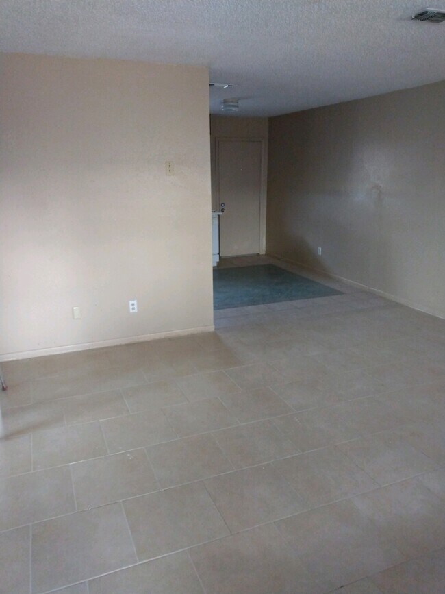 Foto del edificio - 1501 S Jefferson St