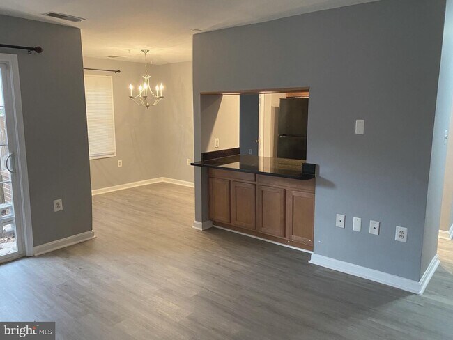 Building Photo - 104 Westwick Ct
