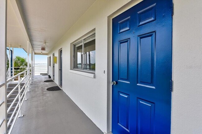 Foto del edificio - 7305 Bay St