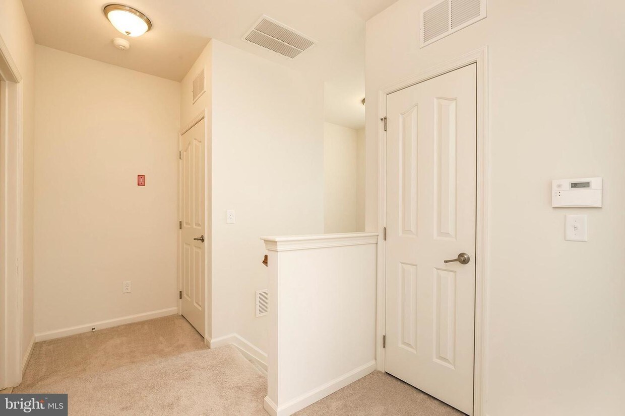 317 Kramer Ct, Florence, NJ 08518 Condo for Rent in Florence, NJ