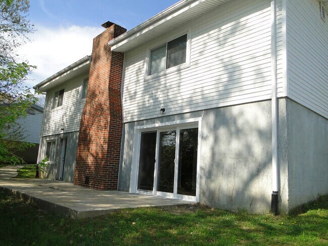 Foto del edificio - 6930 Birdie Ln