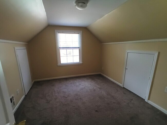 Building Photo - 1130 Oak Hill Dr