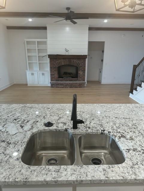 Foto del edificio - 5860 Lavender Ave