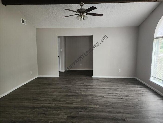 Foto del edificio - 6401 Winn St