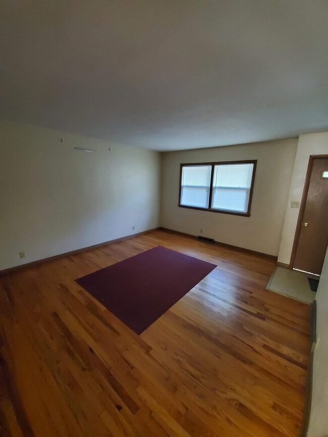 433 Hawthorn Ct Dr, Ames, IA 50010 Condo for Rent in Ames, IA