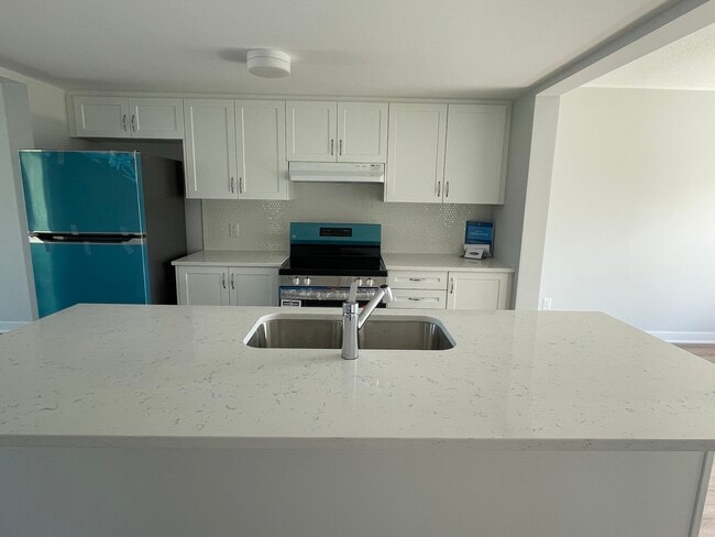 Building Photo - 2442 Watercolours Way