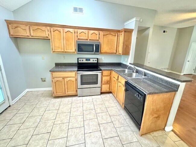 Foto del edificio - Now Leasing a 3 Bedroom With Bonus Room in Olive Branch