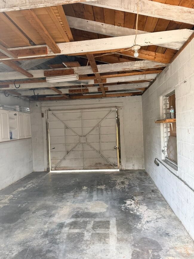 Building Photo - 2143 5th Ave N