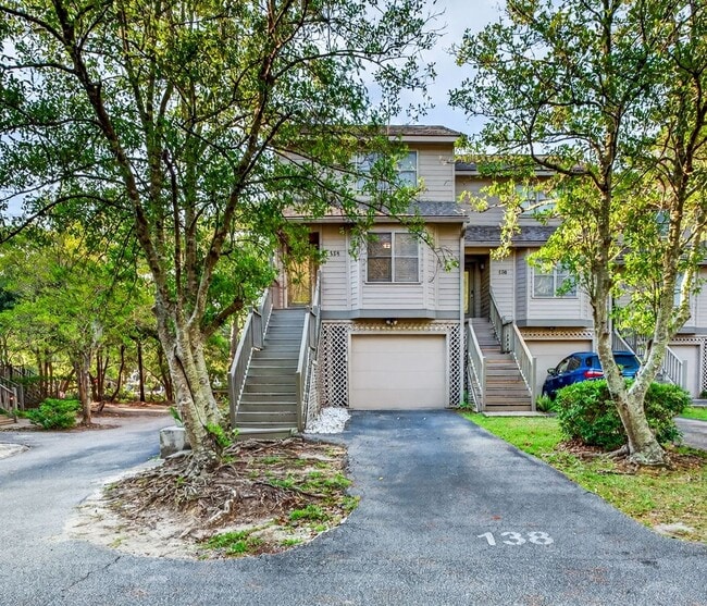 Building Photo - 138 River Breeze Dr