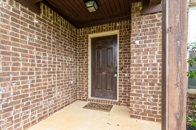 Building Photo - 156 Walkers Hill Rd