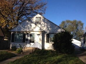 Building Photo - 5620 35th Ave S