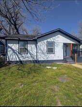Building Photo - 2609 Mitchell Ave