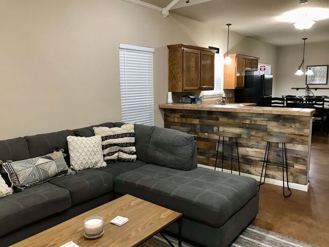 Building Photo - Charming 4/3 House Near Baylor!