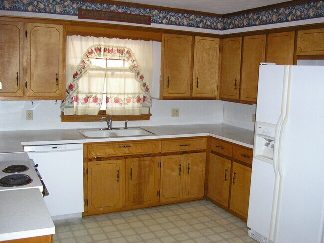 Building Photo - 2437 Smallhouse Road