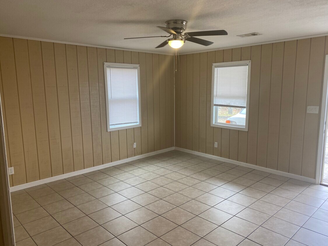 Foto principal - 5308 Apt Dr