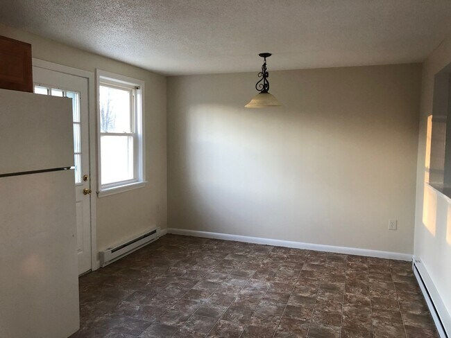 Building Photo - 41 Groton St