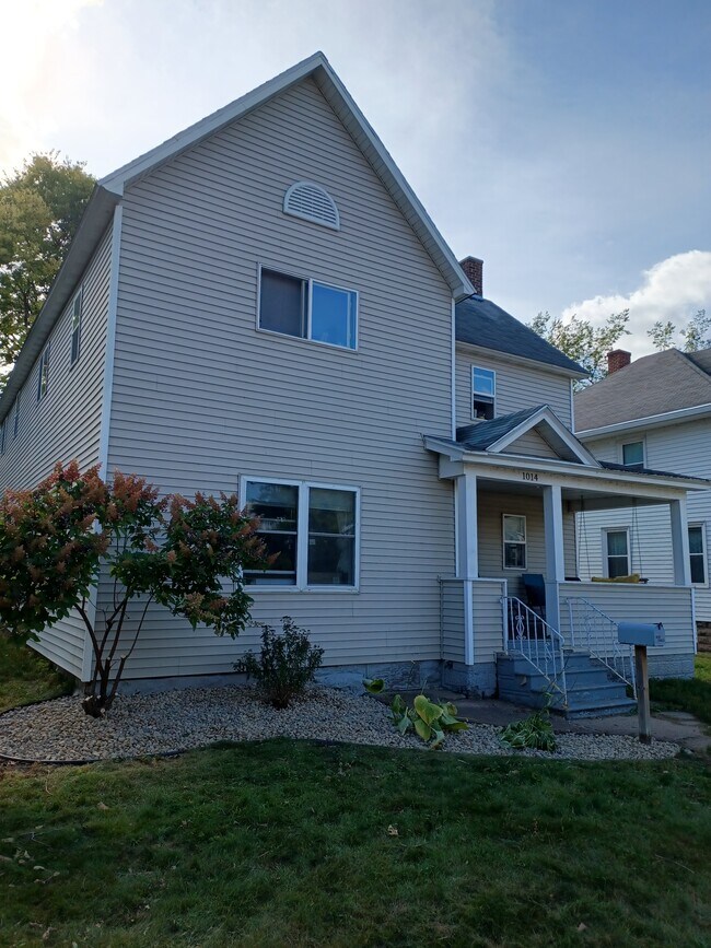 Foto del edificio - 1014 Oxford Ave