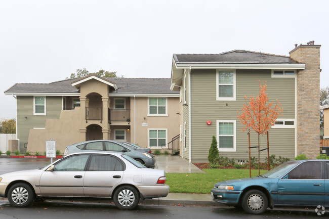 Building Photo - Callen Street Apartments