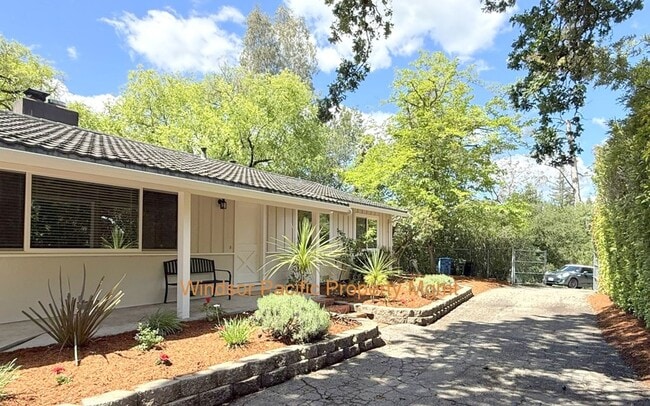 Foto del edificio - Remodeled One Story Home Located In Desirable Lafayette !