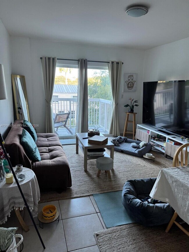 Foto del edificio - 2740 SW 28th Terrace