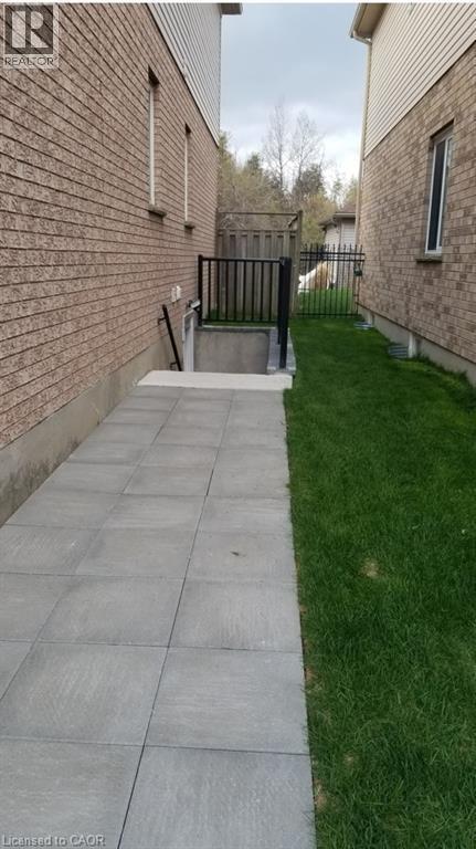 Building Photo - 18 Hawkswood Dr