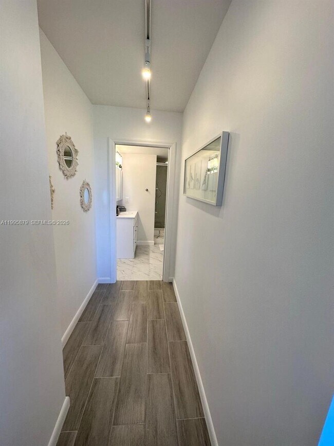 Foto del edificio - 155 Ocean Ln Dr