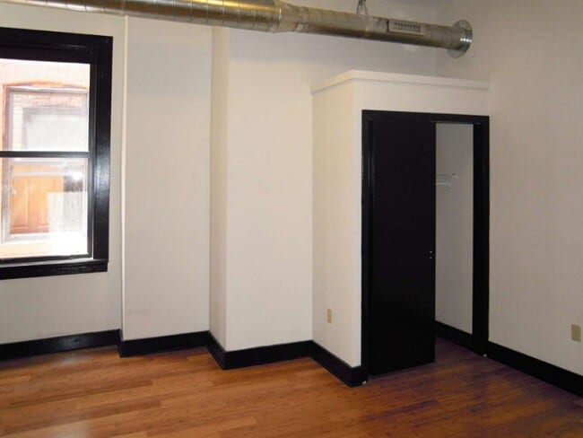 Building Photo - 2012 E Carson St