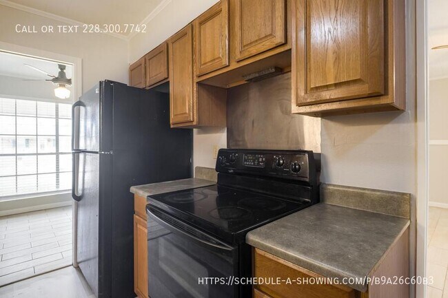 Foto del edificio - 4802 Bel Meade Cir