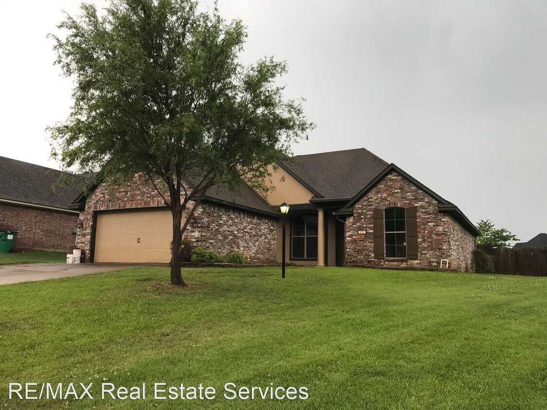 Primary Photo - 3 br, 2 bath House - 512 Fox Cove