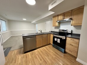 Building Photo - 46450 Armstrong Pl