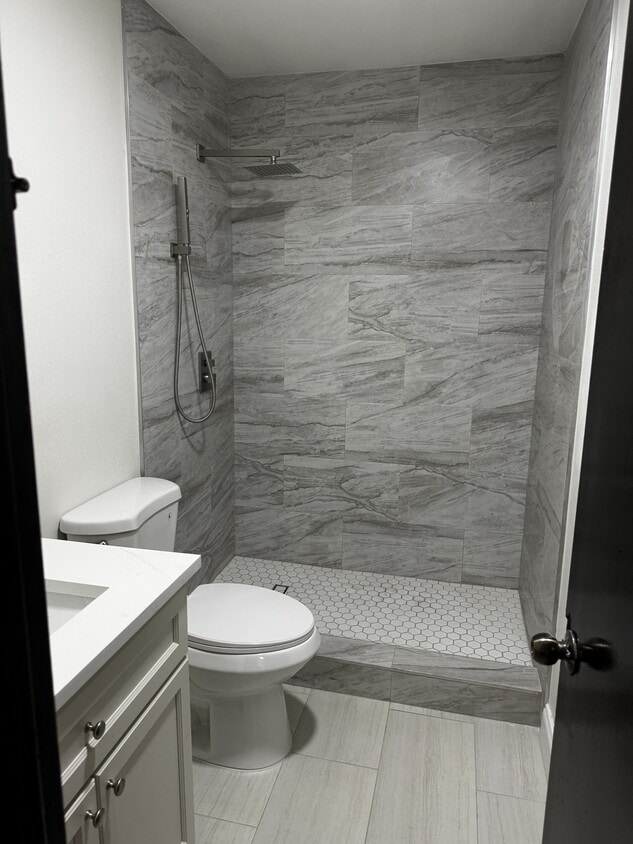 Building Photo - 1043 NE 20th St