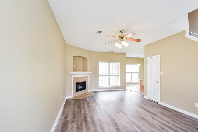 Building Photo - 4599 Tulip Bend Dr