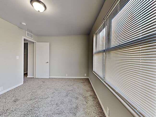 Building Photo - Maple Valley Apartments