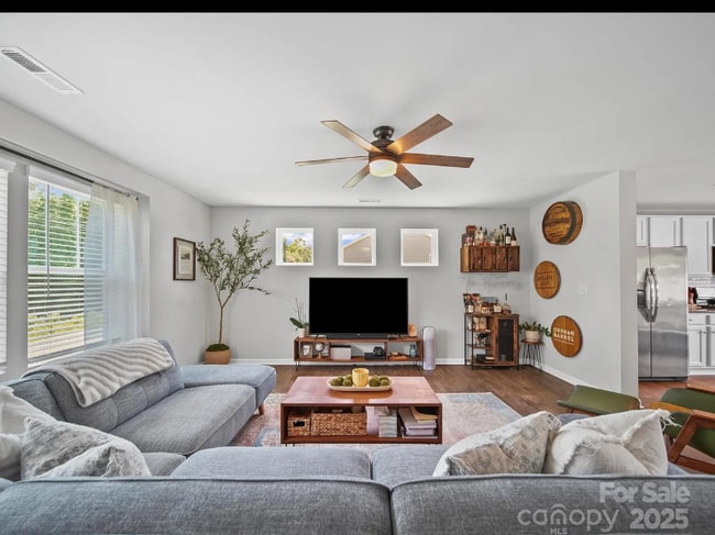 Foto del edificio - 8332 Waxhaw Hwy