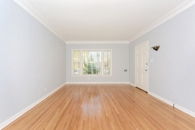 Foto del edificio - 1186 N New Hampshire Ave