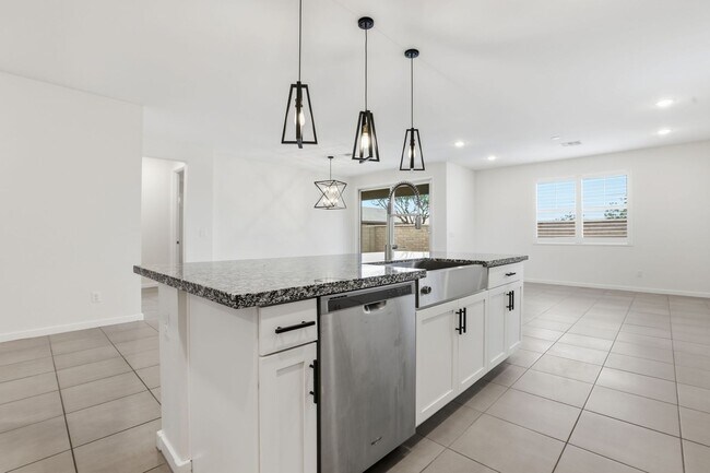 Foto del edificio - Stunning Queen Creek Home – Modern Comfort in the Spur Crossing Community