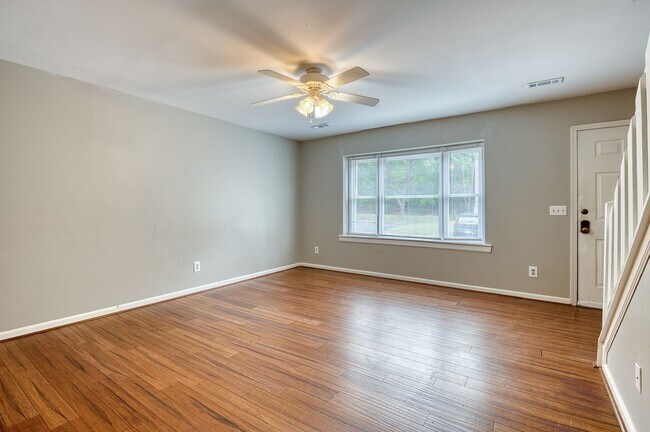 Foto del edificio - 2815 Oak Hill Dr