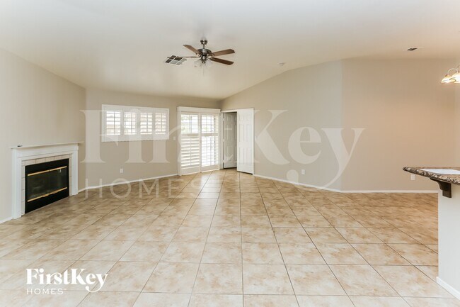Foto del edificio - 4933 Glenarden Dr