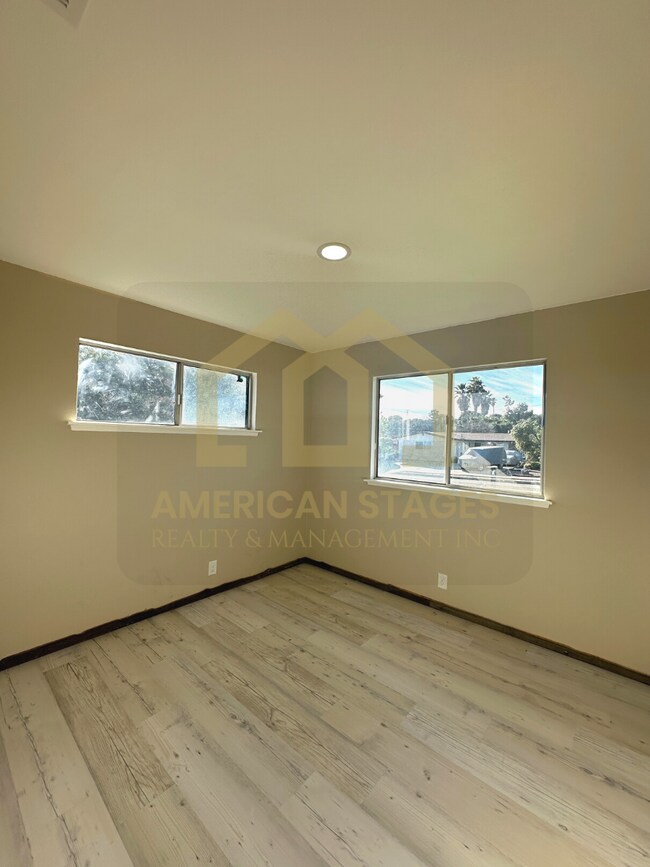 Building Photo - 3692 Via Lato