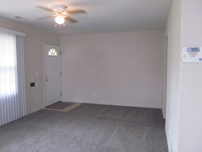 Foto del edificio - 4319 Standish Dr
