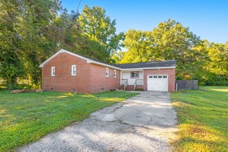 Building Photo - 1336 Great Bridge Blvd