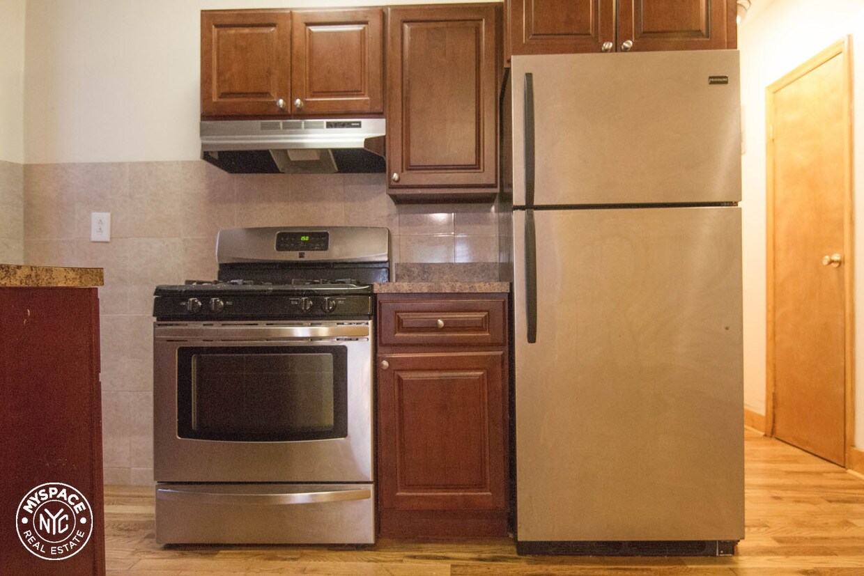 Foto principal - 100 E 21st St
